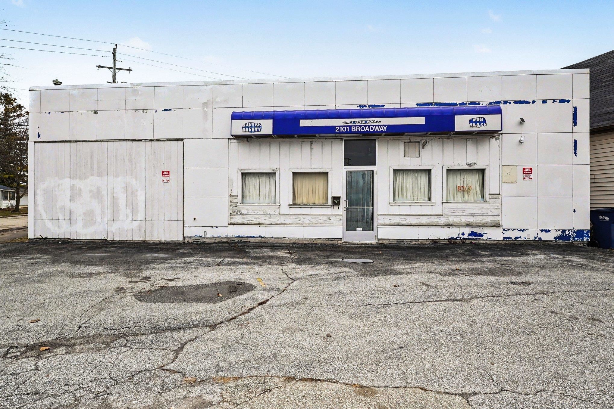 2101 Broadway Avenue, Bay City MI 48708 photo 1