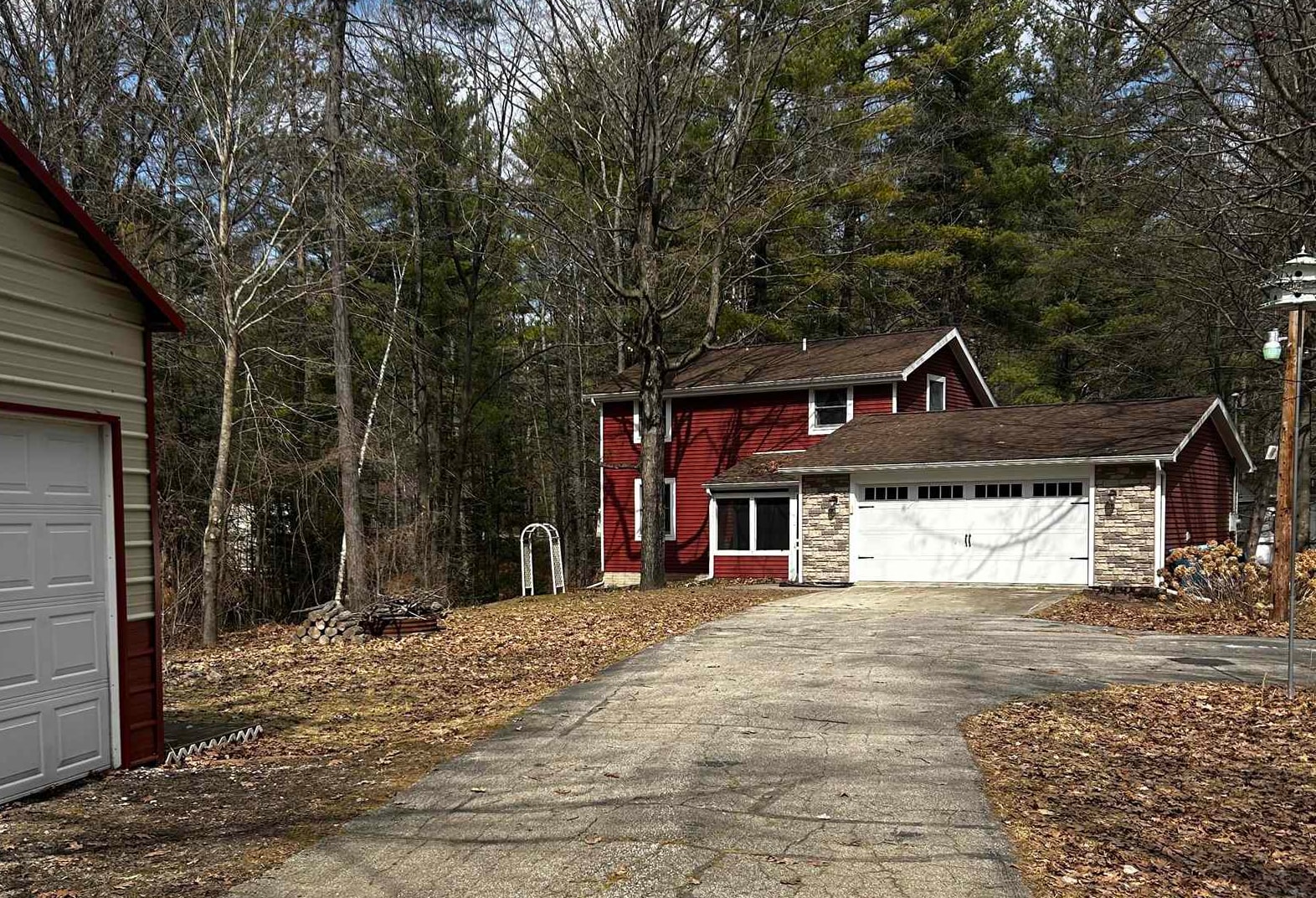 47 W River Road, Gladwin MI 48624 photo 1