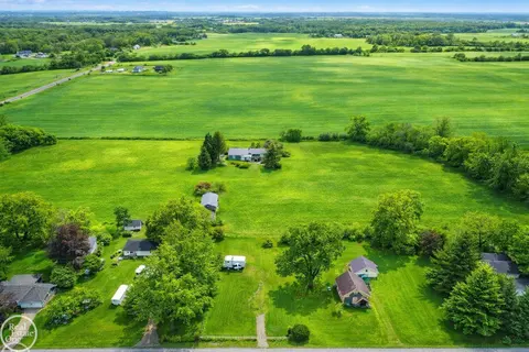 10151 Canada Road, Birch Run MI 48415 photo 1