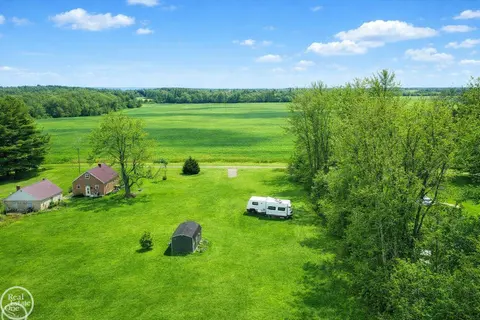 10151 Canada Road, Birch Run MI 48415 photo 3