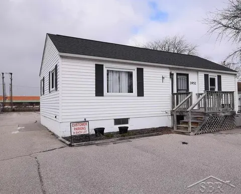 3952 Bangor Road, Bay City MI 48706 photo 1