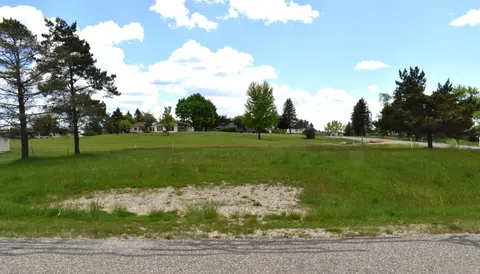 1627 Shaftsbury Court, Gladwin MI 48624 photo 3