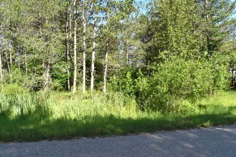 5486 Knights Way, Gladwin MI 48624 photo 3