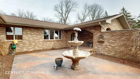 6728 N River Road, Freeland MI 48623 photo 3