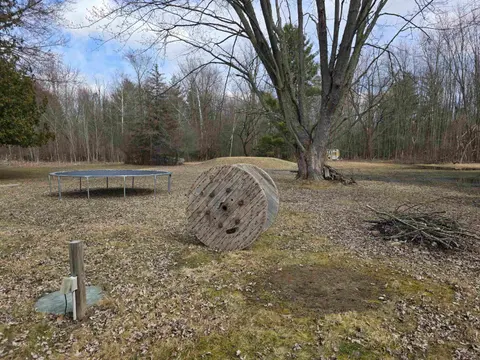 1711 S Poseyville Road, Midland MI 48640 photo 3