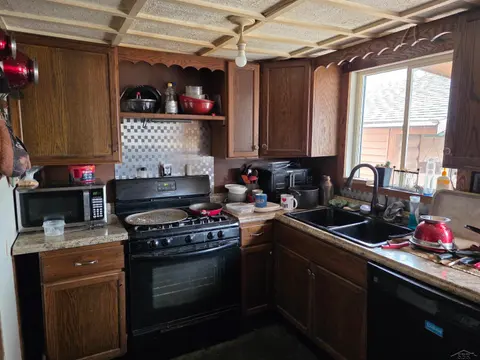 1711 S Poseyville Road, Midland MI 48640 photo 5