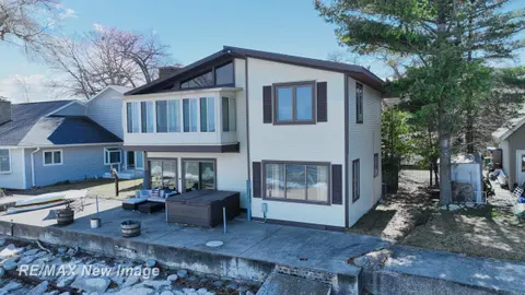 389 Ricoma Beach Road, Bay City MI 48706 photo 4