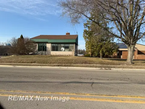 402 Bayliss Street, Midland MI 48640 photo 1