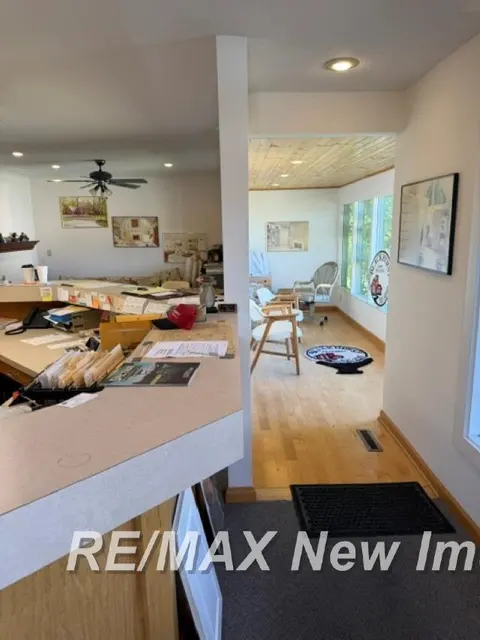 402 Bayliss Street, Midland MI 48640 photo 2