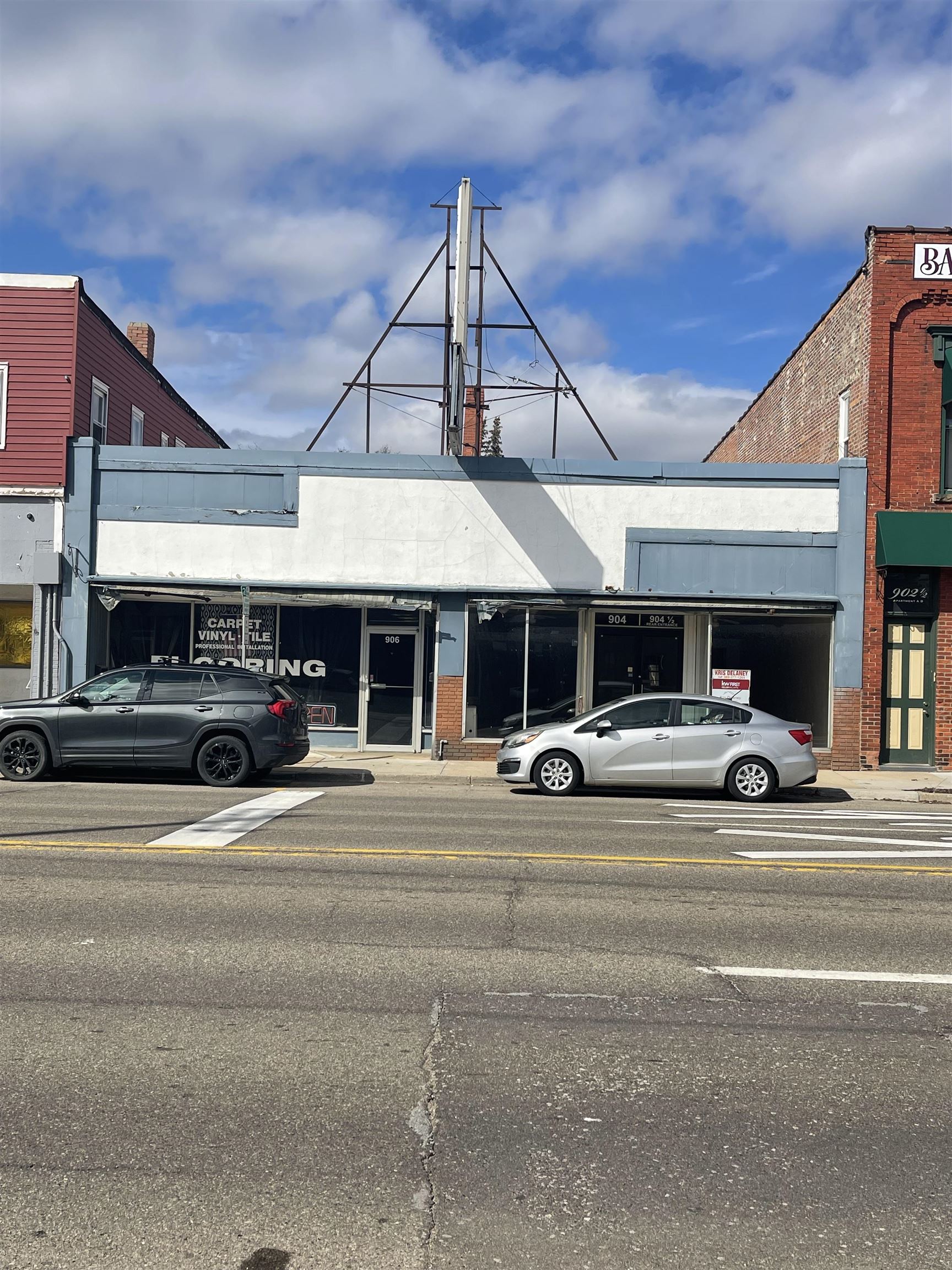 904 W Main Street, Owosso MI 48867 photo 1