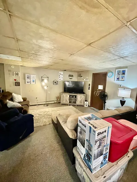 904 W Main Street, Owosso MI 48867 photo 3