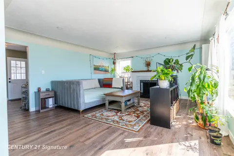 2251 E Stewart Road, Midland MI 48640 photo 4