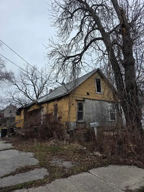 2617 Eddy Street, Saginaw MI 48602 photo 2