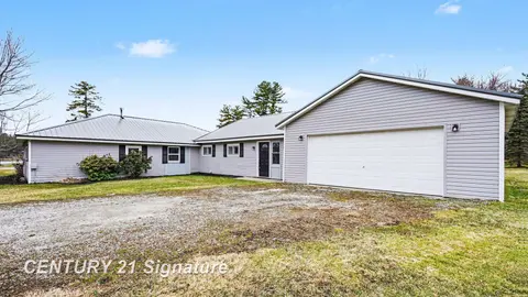 474 W Taylor Drive, Sanford MI 48657 photo 2