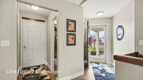 87 Tuscany Circle, Saginaw MI 48603 photo 4