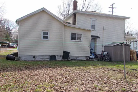 307 N Line Street, Chesaning MI 48616 photo 4
