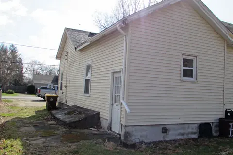 307 N Line Street, Chesaning MI 48616 photo 5