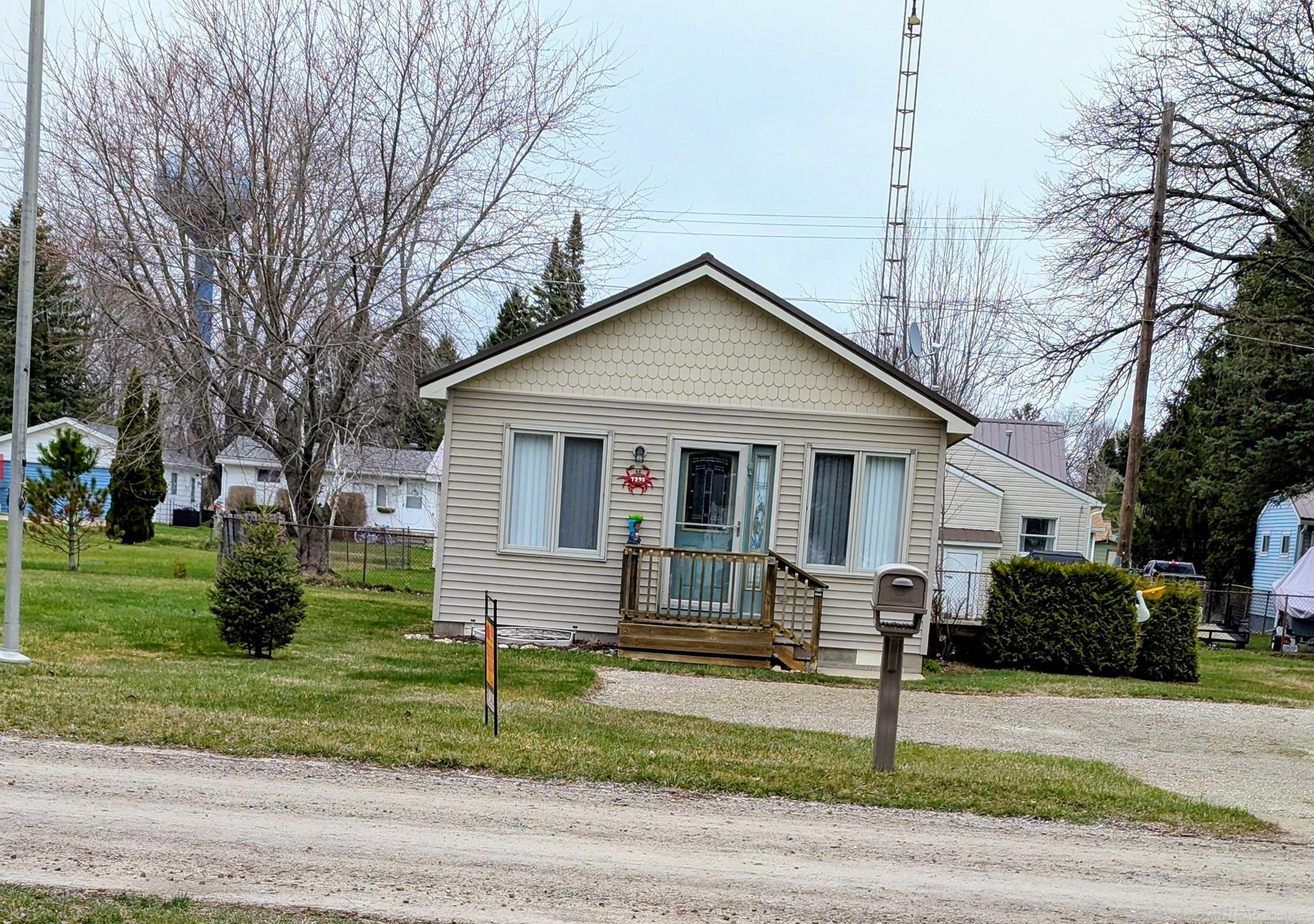 7295 Aspen Road, Lexington MI 48450-8802 photo 1