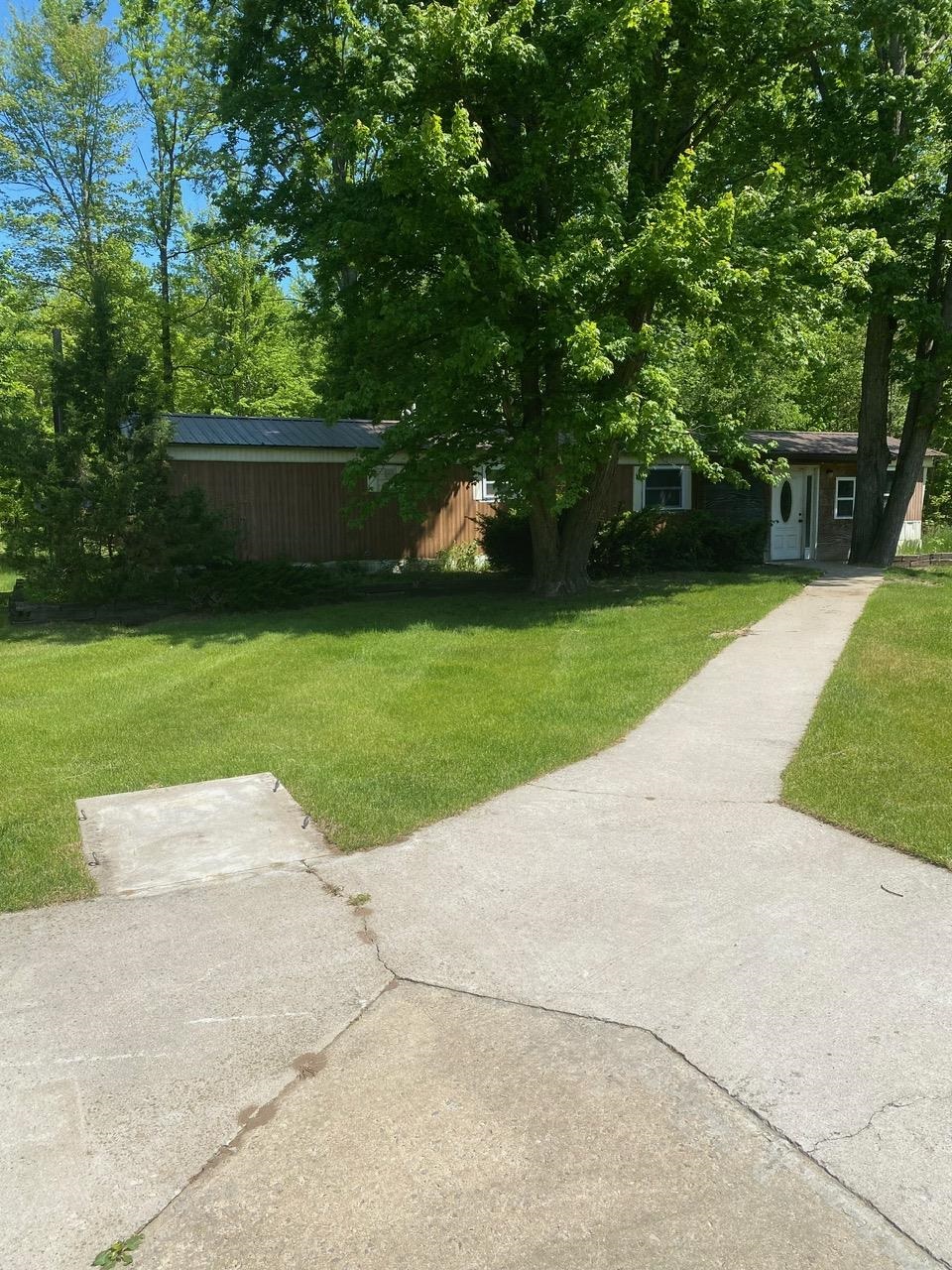 3302 W Dana Road, Coleman MI 48618 photo 1