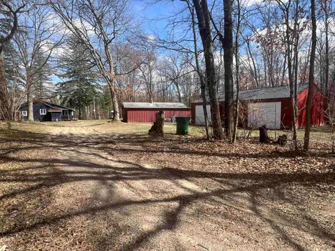 4372 Oak Beach Drive, Harrison MI 48625 photo 3