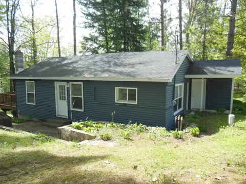 302 Ridge Road, Harrison MI 48625 photo 2