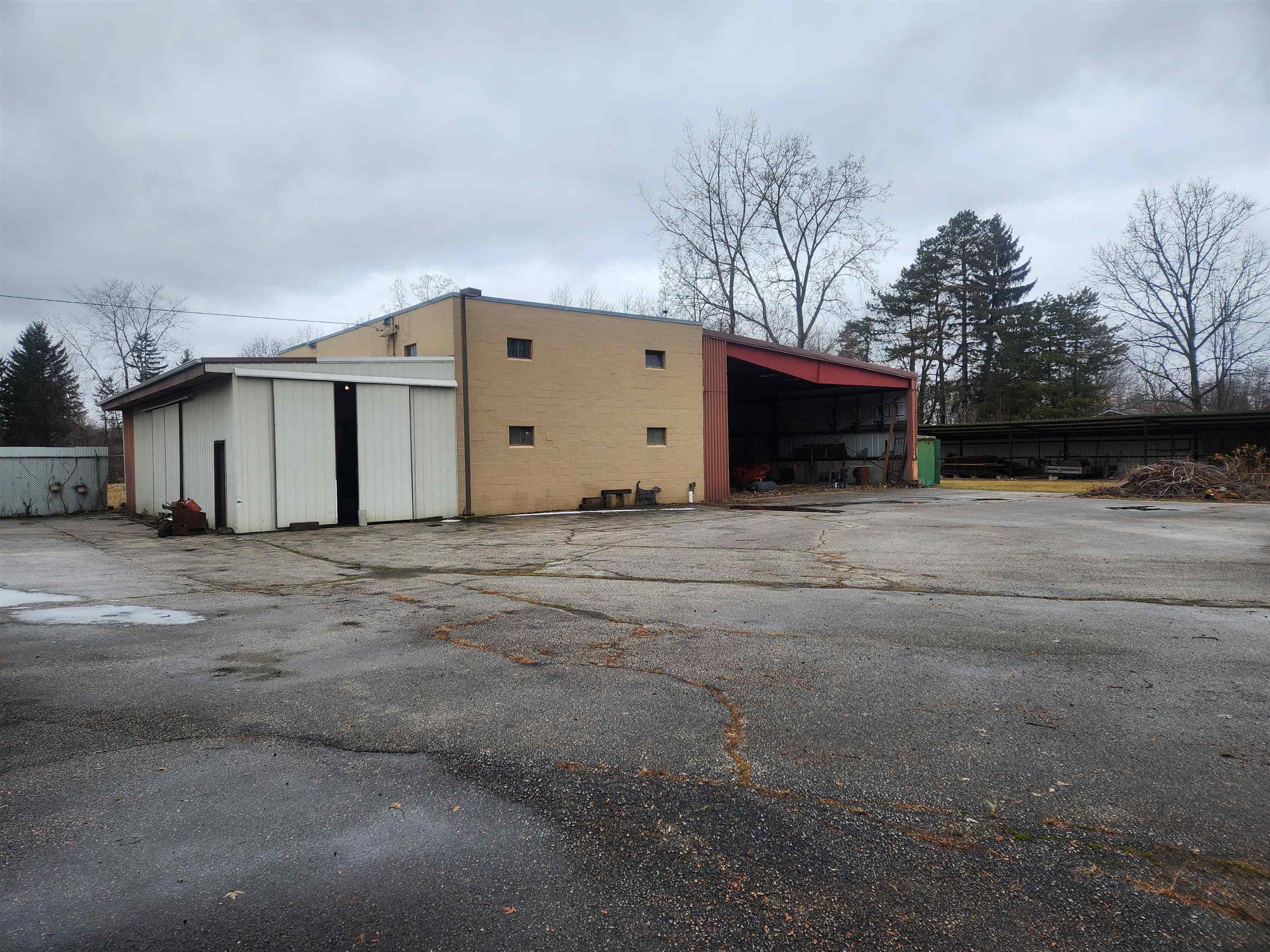 220 Engelhardt Drive, Bay City MI 48706 photo 1