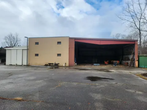220 Engelhardt Drive, Bay City MI 48706 photo 2