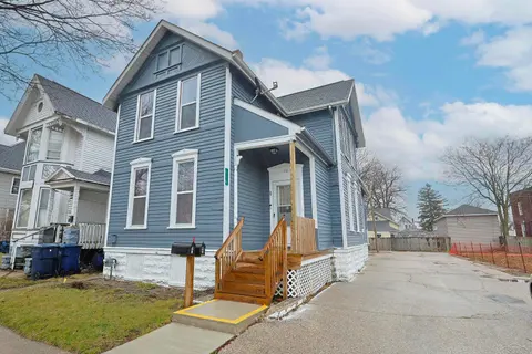 110 N Madison Avenue, Bay City MI 48708 photo 2