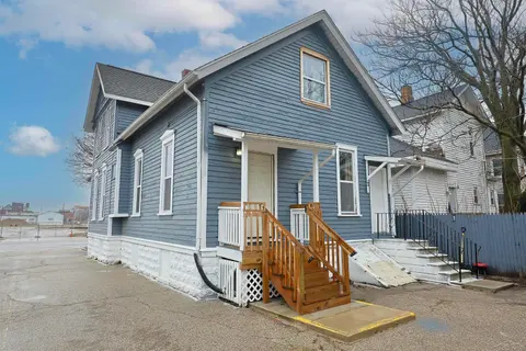 110 N Madison Avenue, Bay City MI 48708 photo 4