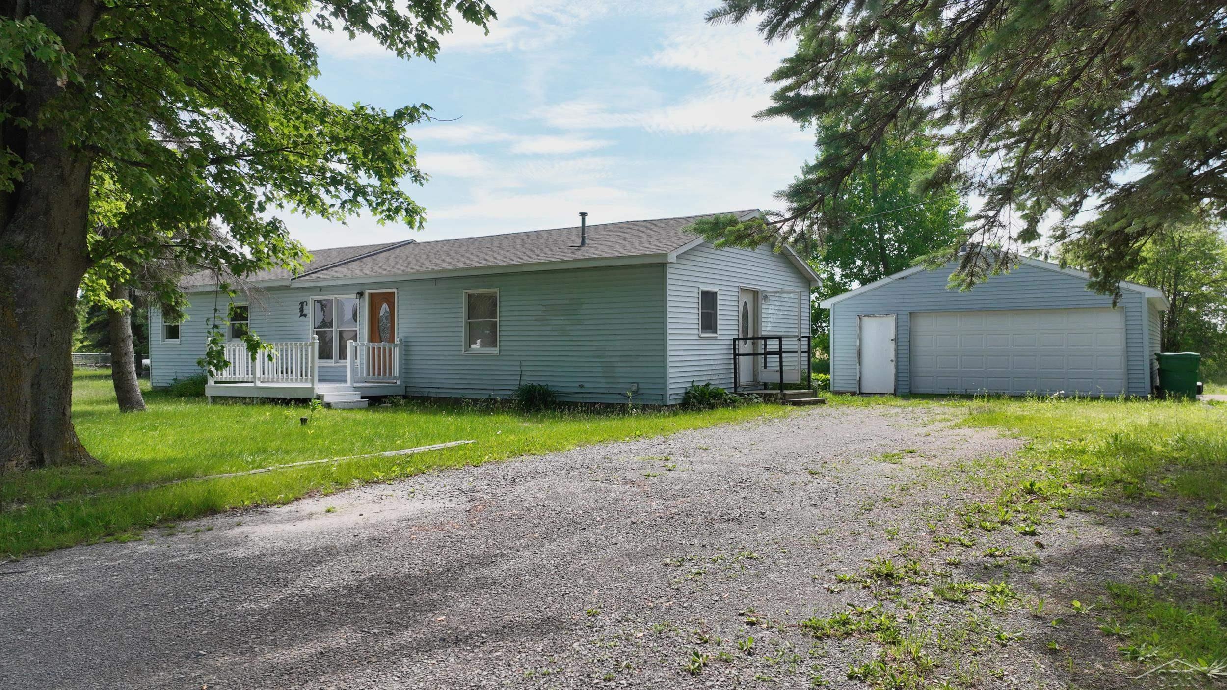 1442 S 11 Mile Road listing photo