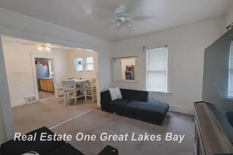712 N Woodbridge Street, Saginaw MI 48602 photo 2