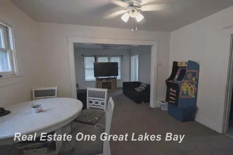 712 N Woodbridge Street, Saginaw MI 48602 photo 4