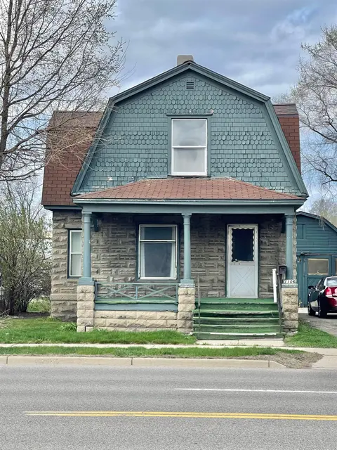 1106 W Main Street, Owosso MI 48867 photo 1