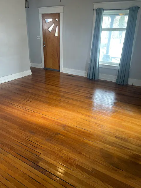 1106 W Main Street, Owosso MI 48867 photo 4