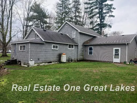 309 E North Street, Saint Charles MI 48655 photo 2