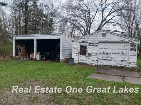 309 E North Street, Saint Charles MI 48655 photo 3