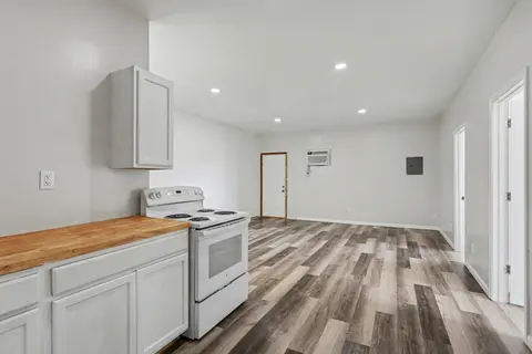 5454 N River Road, Freeland MI 48623 photo 5