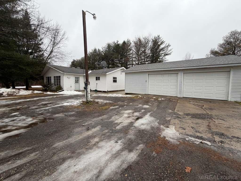 2161 N Bringold Avenue, Harrison MI 48625 photo 1