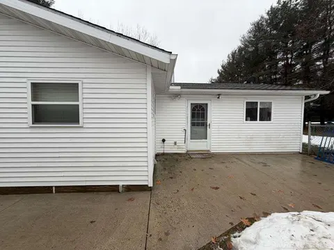 2161 N Bringold Avenue, Harrison MI 48625 photo 2