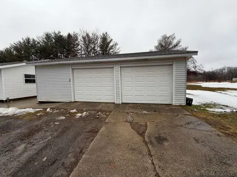 2161 N Bringold Avenue, Harrison MI 48625 photo 4