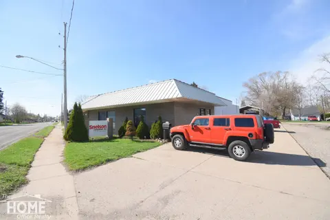 1201 Corunna Avenue, Owosso MI 48867 photo 2