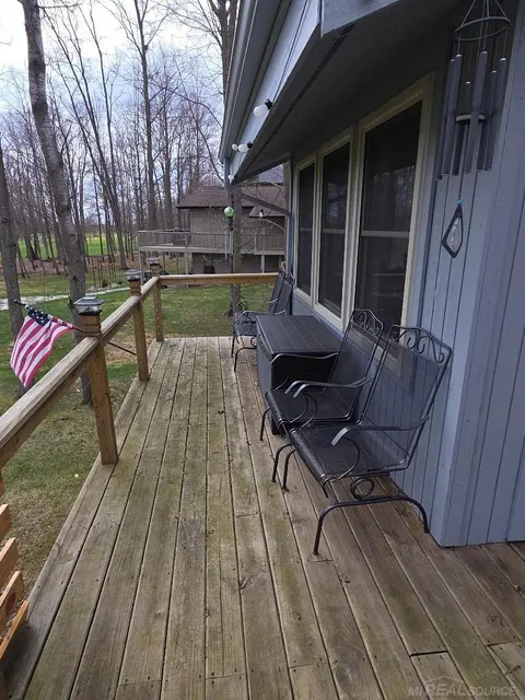 5700 Royal Court Court, Butman MI 48624 photo 4