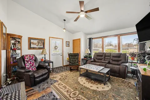 405 E Jefferson Street, Coleman MI 48618 photo 3
