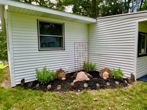 429 S Geneva Road, Shepherd MI 48883 photo 3