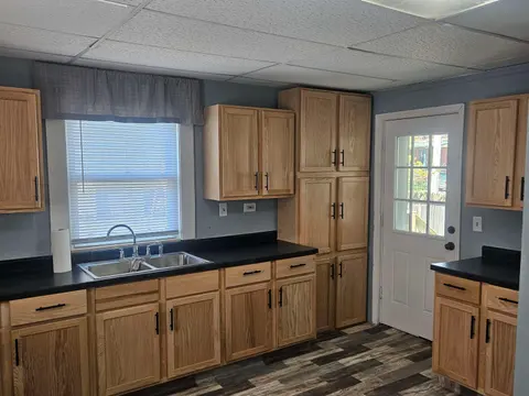 211 N Wenona Avenue, Bay City MI 48706 photo 4