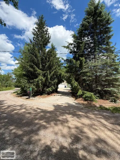 6651 Tamarack Roads, Lake MI 48632 photo 4