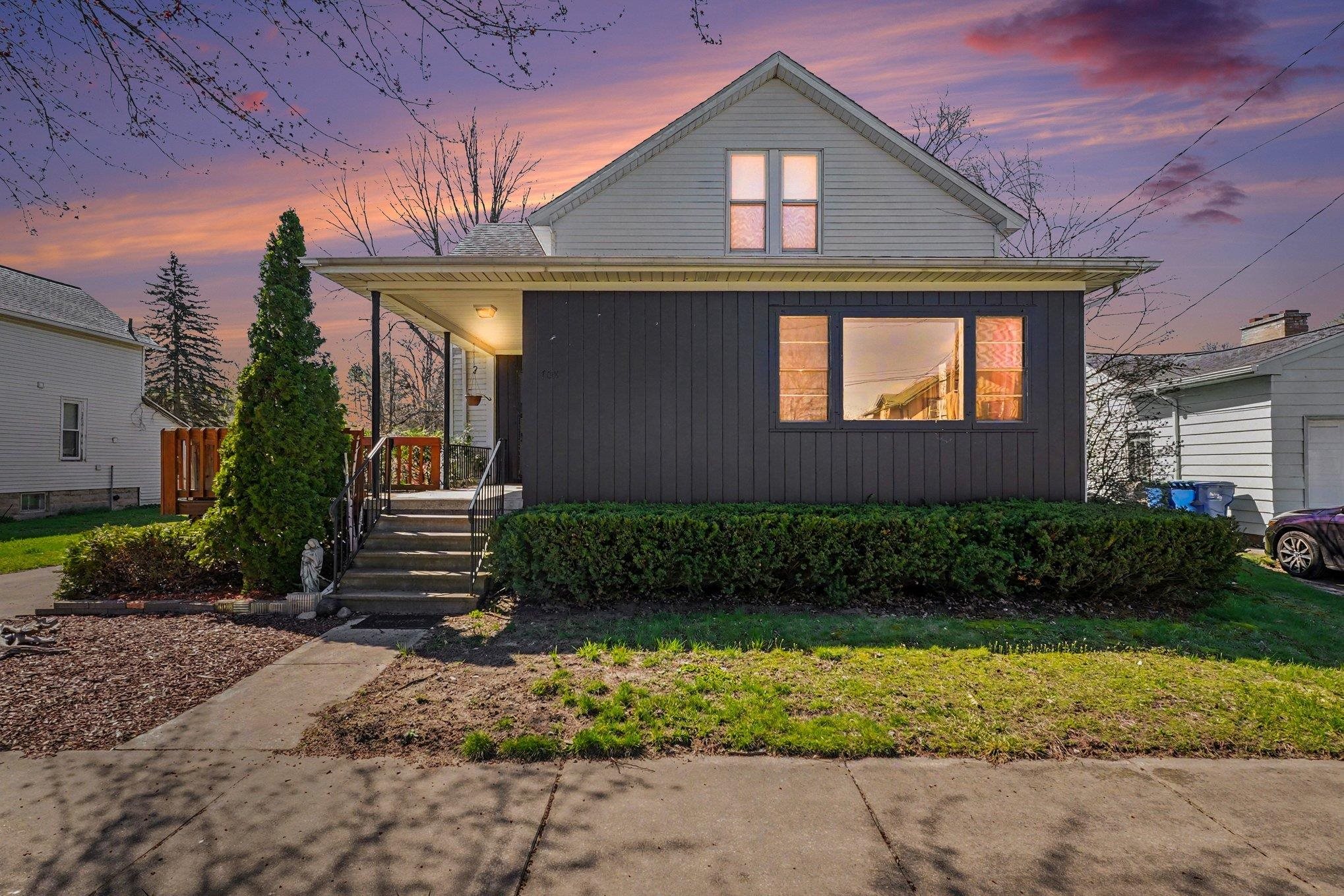 708 Nebobish Avenue, Bay City MI 48708 photo 1