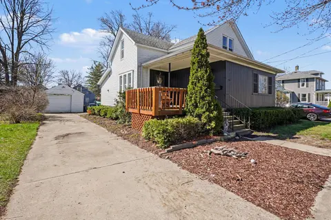 708 Nebobish Avenue, Bay City MI 48708 photo 2