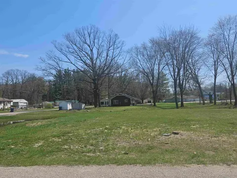 112 Pine Street, Sanford MI 48532-2147 photo 2