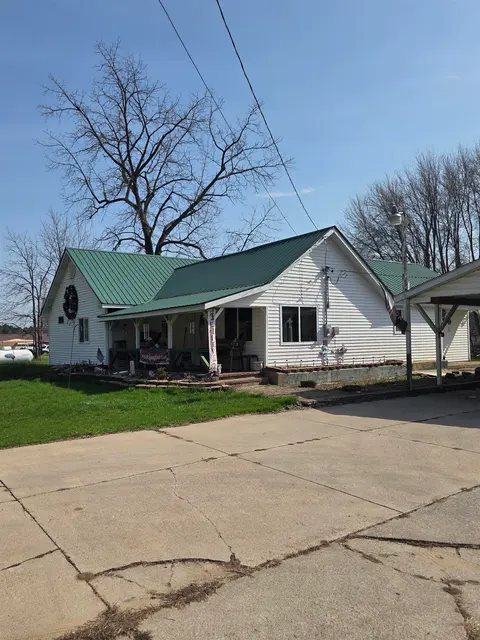 1066 Oberlin Road, Gladwin MI 48624 photo 3